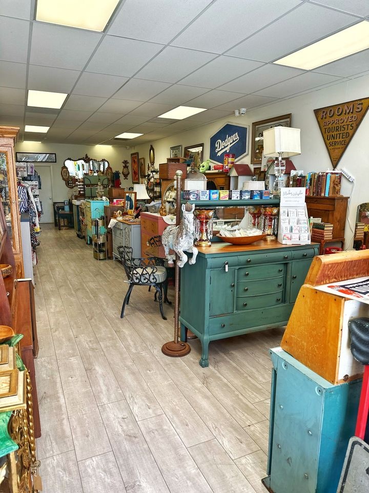 One Stop Vintage Shop Labor Day Sale